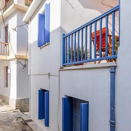 Whiteblue House - Traditional Settlement Holiday home *